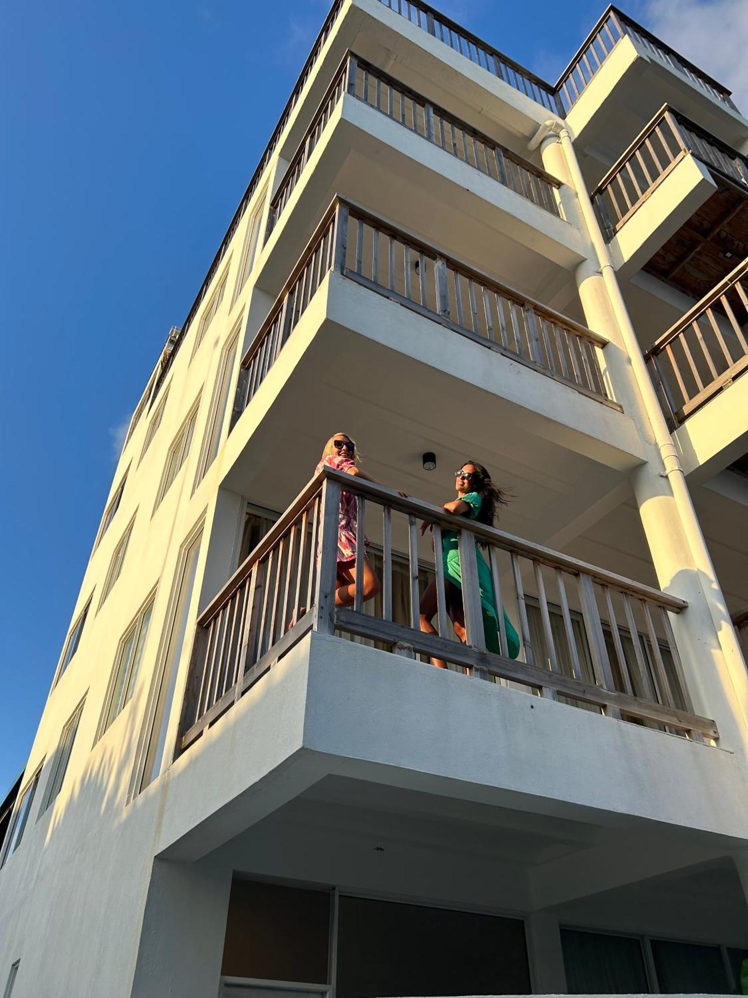 טלאוסדו Coral Inn מראה חיצוני תמונה